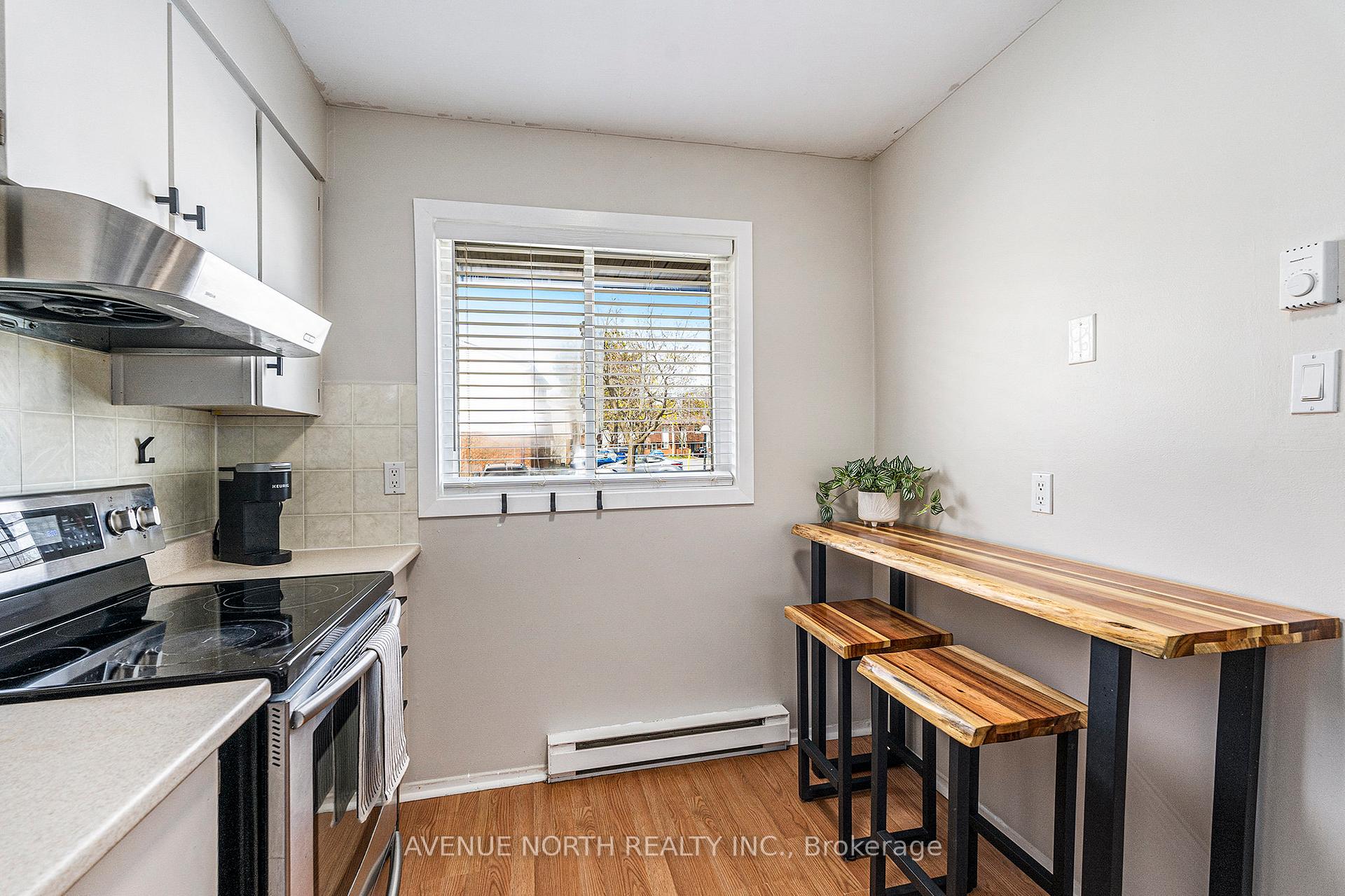 Photo 3 of 3062 Olympic Way, Ottawa, Blossom Park/Leitrim — HOMEH