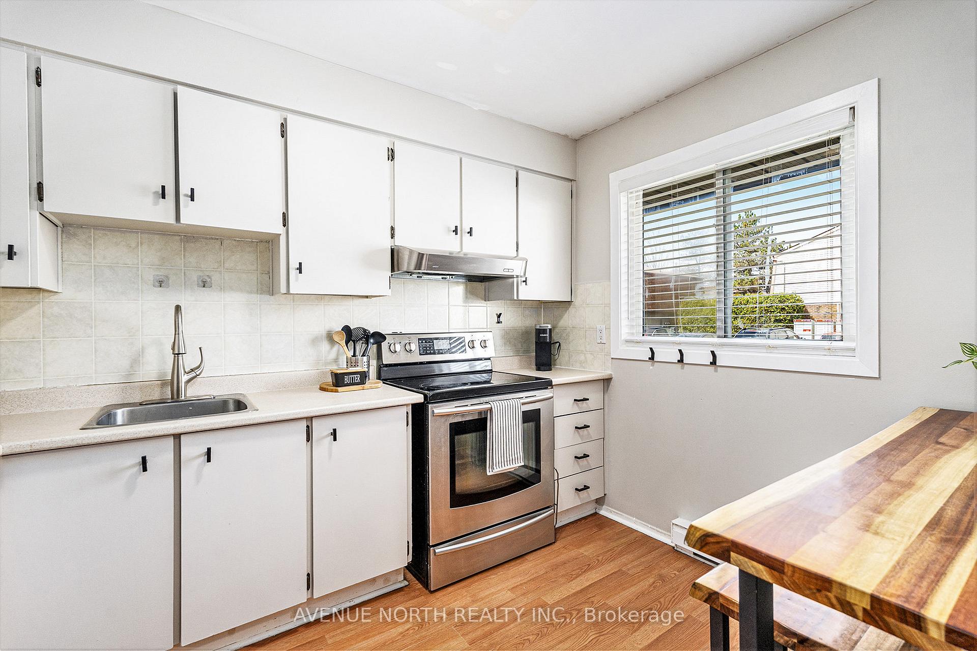Photo 4 of 3062 Olympic Way, Ottawa, Blossom Park/Leitrim — HOMEH