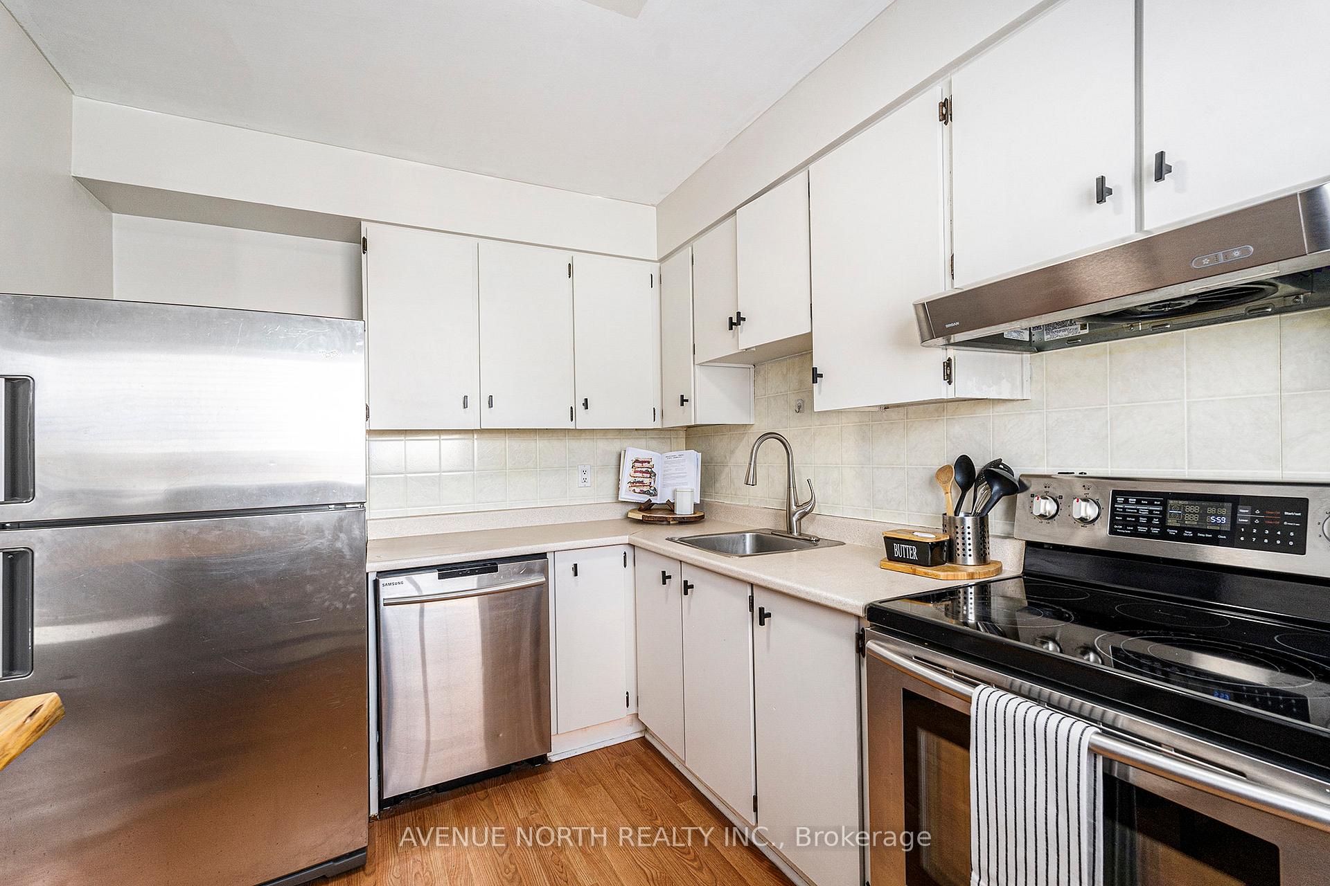 Photo 5 of 3062 Olympic Way, Ottawa, Blossom Park/Leitrim — HOMEH
