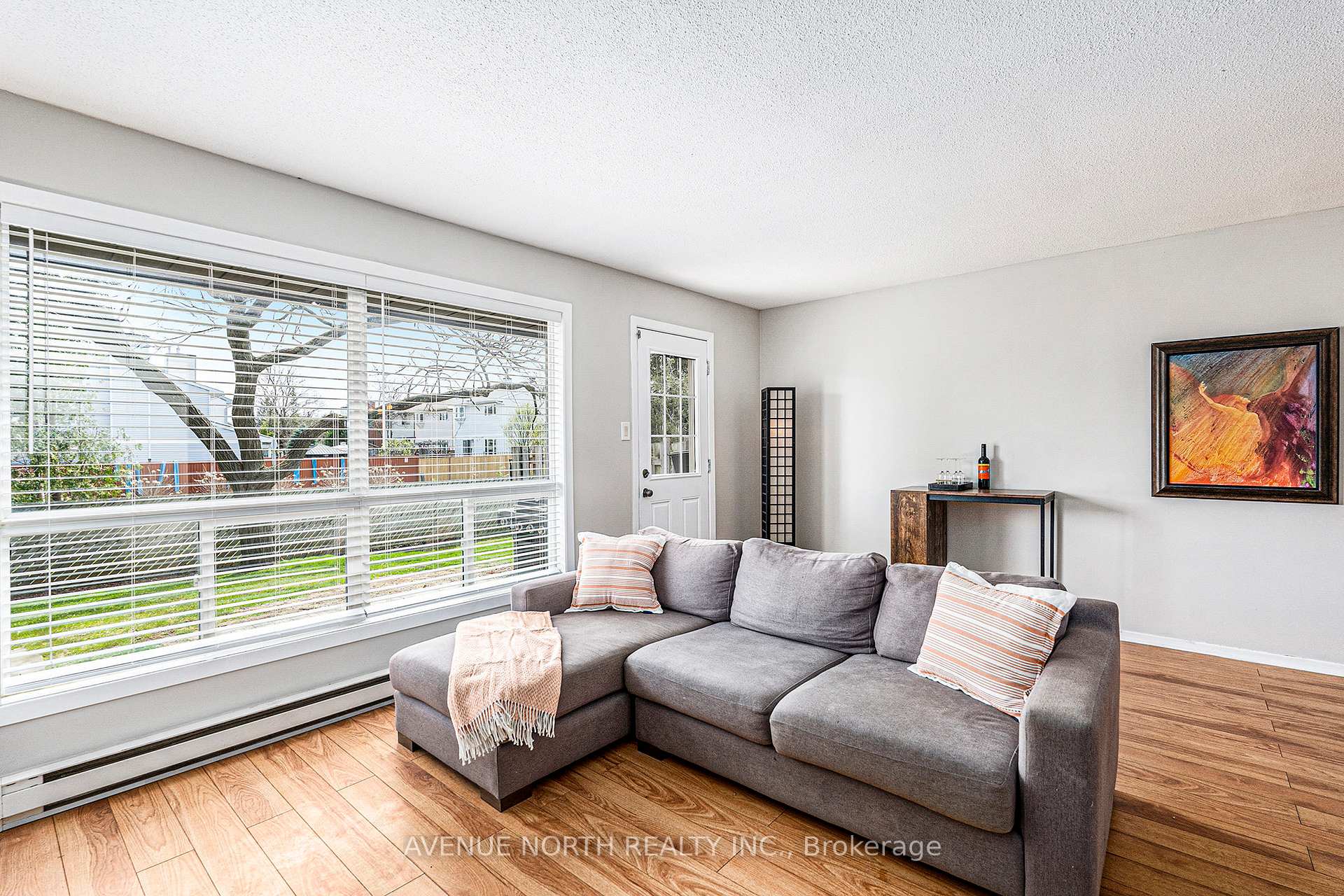Photo 10 of 3062 Olympic Way, Ottawa, Blossom Park/Leitrim — HOMEH