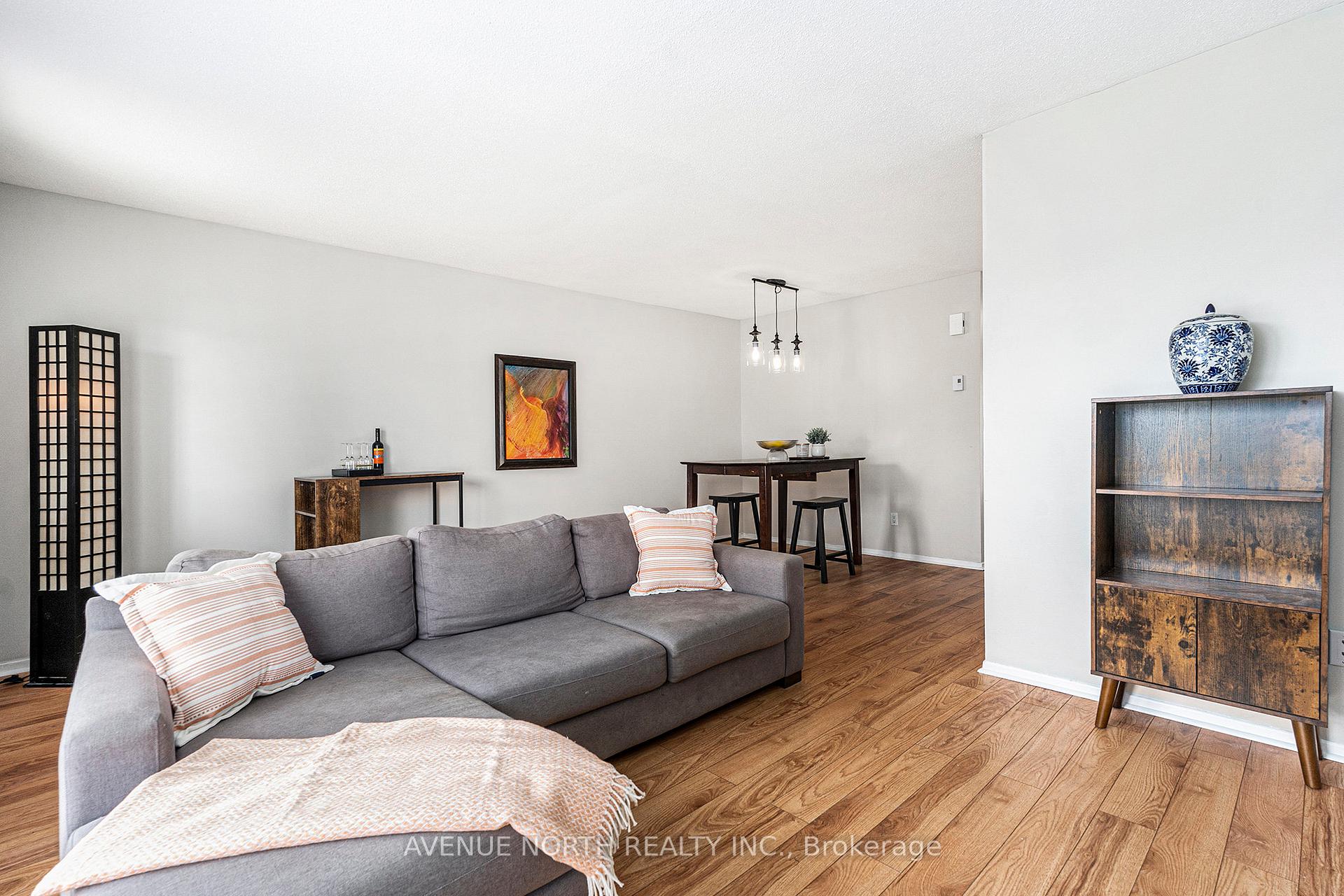 Photo 11 of 3062 Olympic Way, Ottawa, Blossom Park/Leitrim — HOMEH