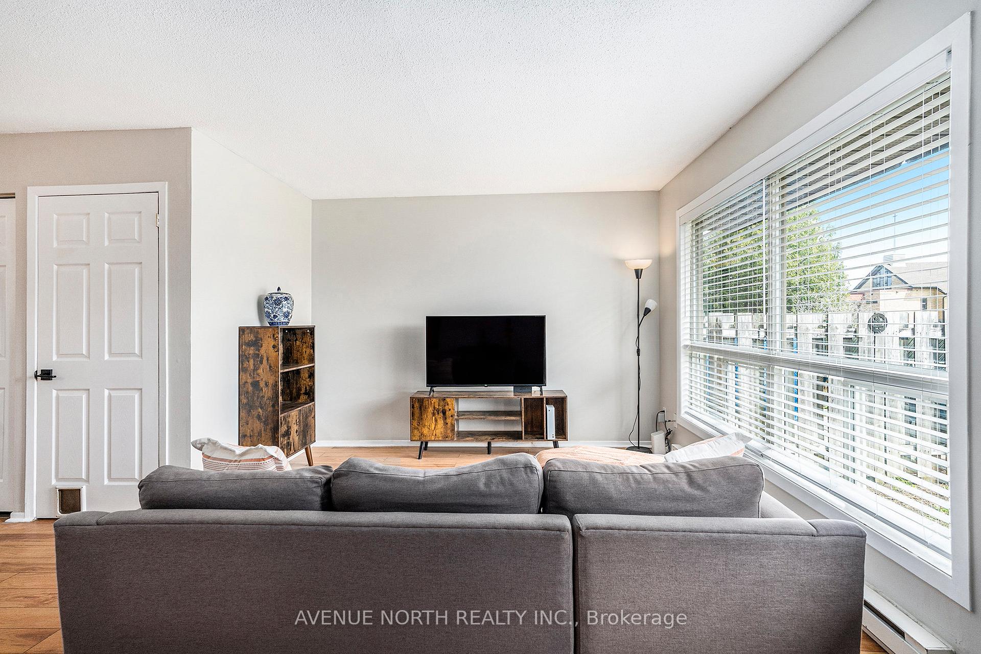 Photo 14 of 3062 Olympic Way, Ottawa, Blossom Park/Leitrim — HOMEH