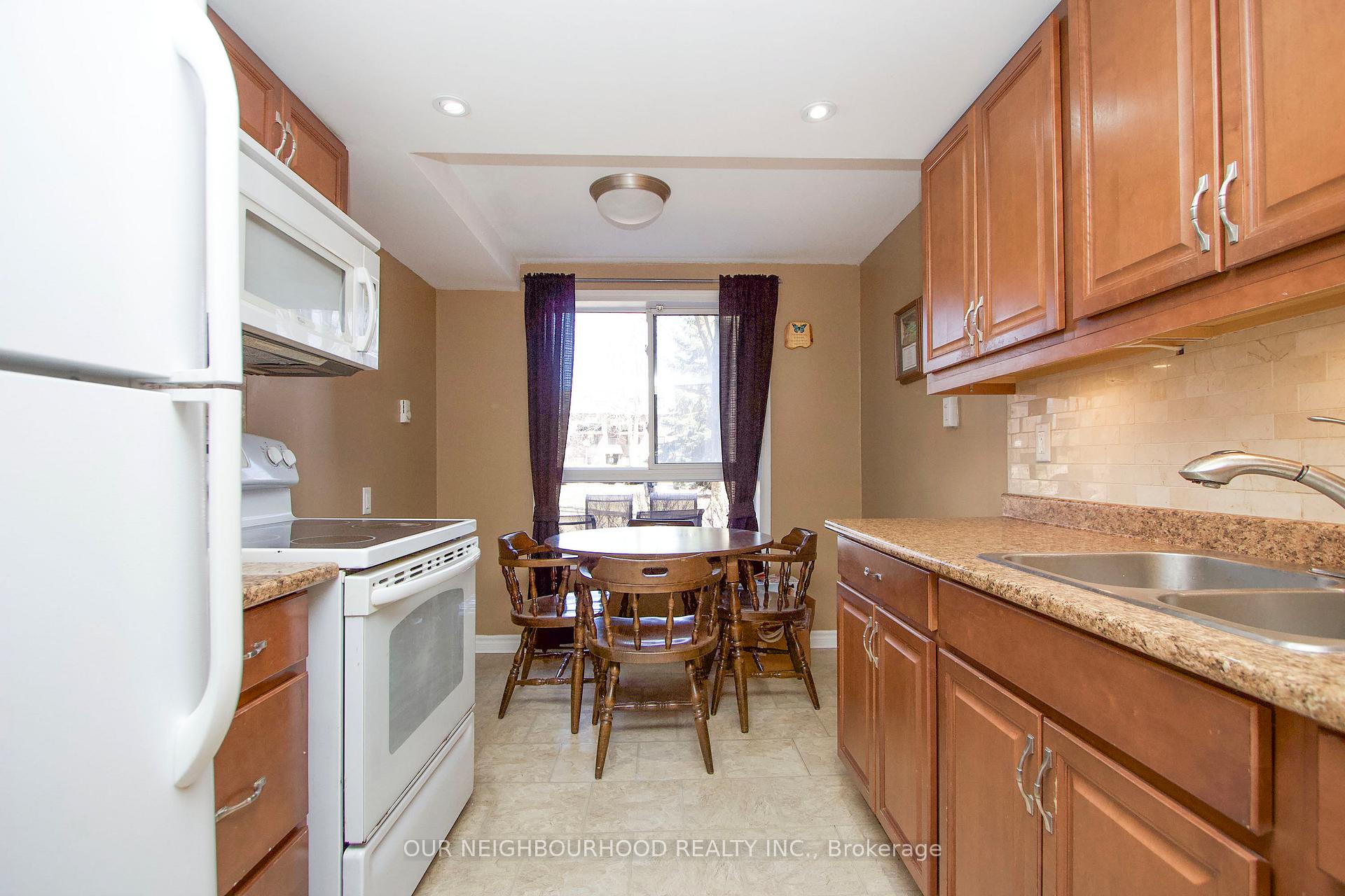 Photo 5 of Unit 17, 43 Taunton Road E, Oshawa, Centennial — HOMEH