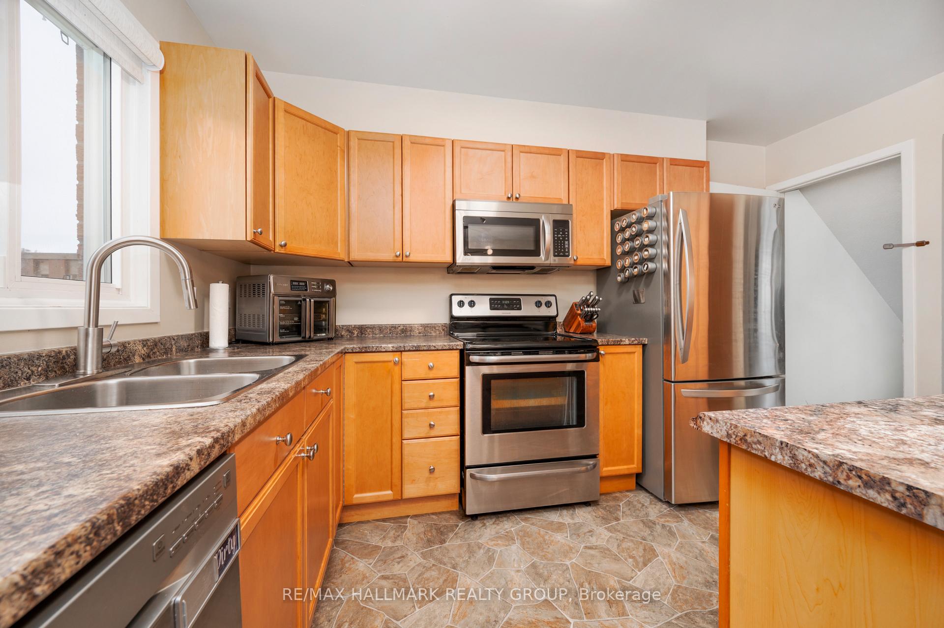 Photo 7 of Unit 1, 3150 Fenmore Street, Ottawa, Blossom Park/Kemp Park/Findlay Creek — HOMEH