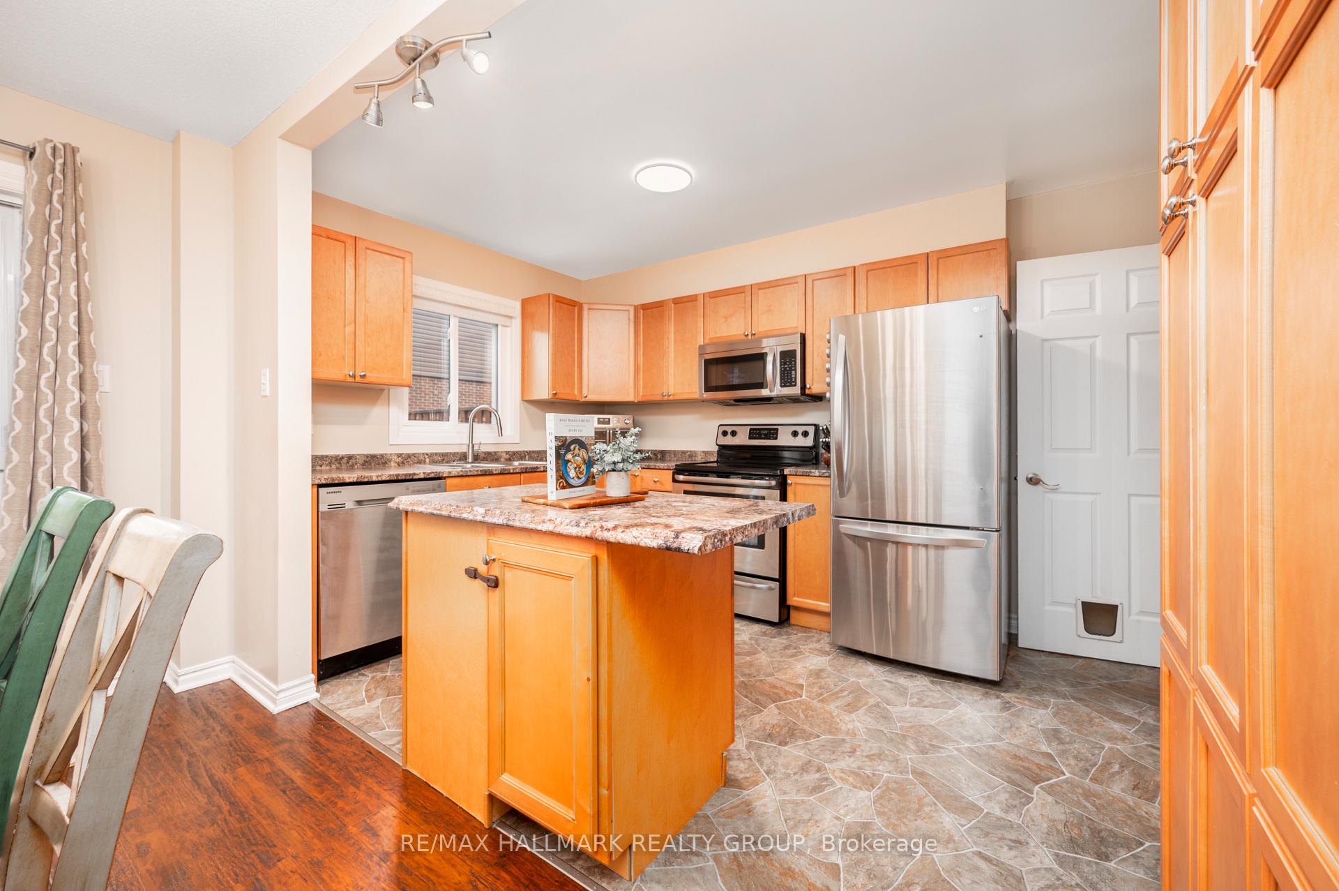 Photo 9 of Unit 1, 3150 Fenmore Street, Ottawa, Blossom Park/Kemp Park/Findlay Creek — HOMEH