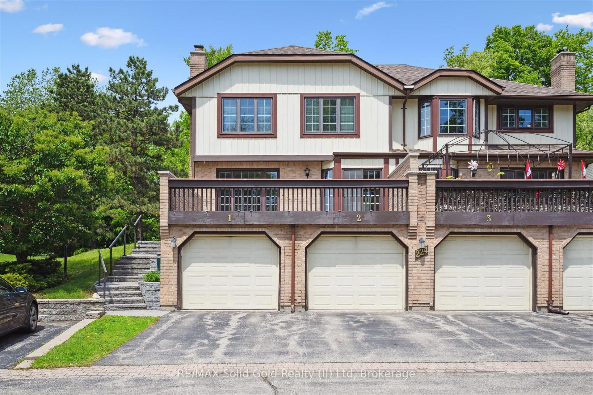 Front of Unit 1, 224 Kingswood Drive
