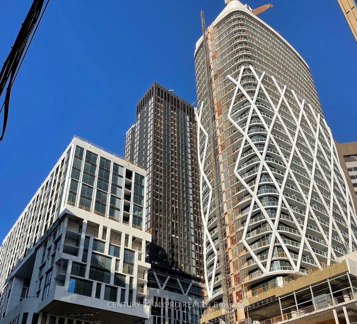 Front of Unit 1636, 230 Simcoe Street