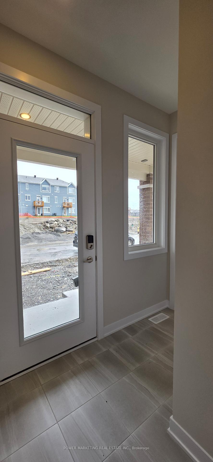 Photo 2 of 626 Expansion Road, Ottawa, Barrhaven - Half Moon Bay — HOMEH