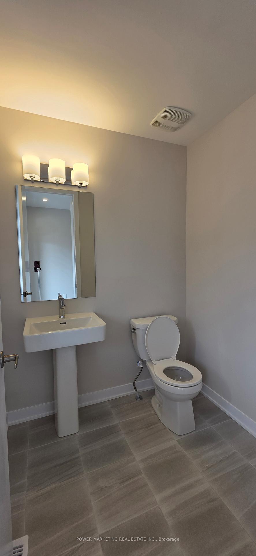 Photo 3 of 626 Expansion Road, Ottawa, Barrhaven - Half Moon Bay — HOMEH
