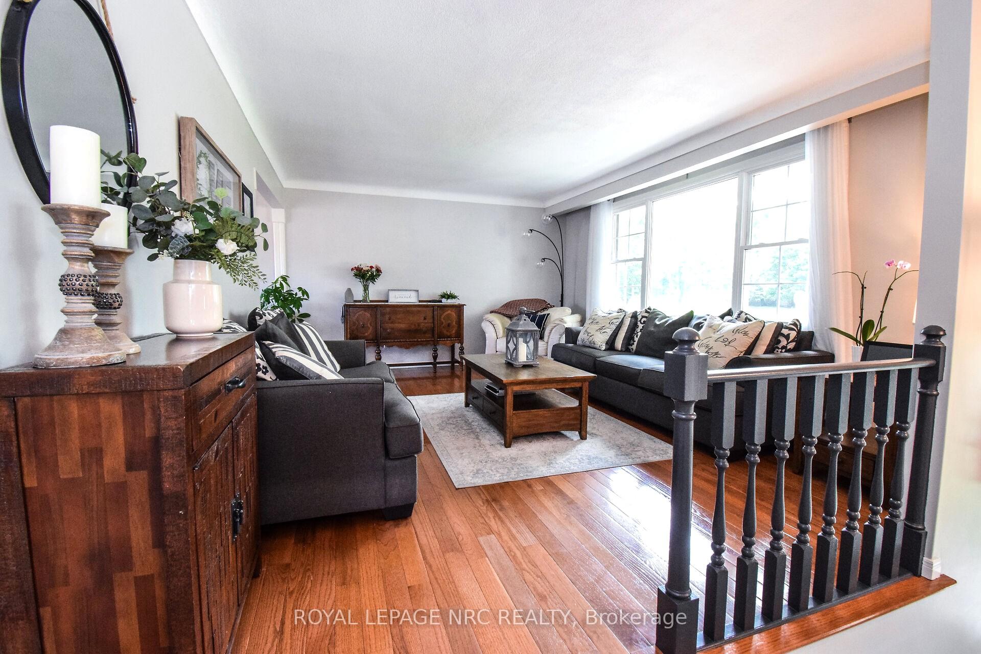 Photo 5 of 4 Belair Drive, St. Catharines, Port Dalhousie — HOMEH