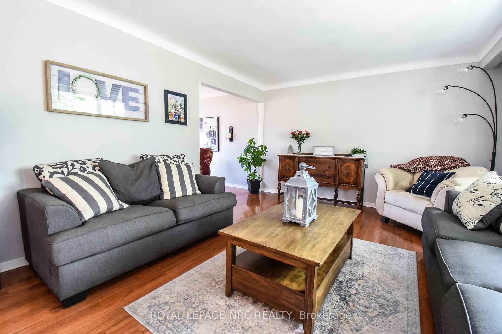 Photo 6 of 4 Belair Drive, St. Catharines, Port Dalhousie — HOMEH