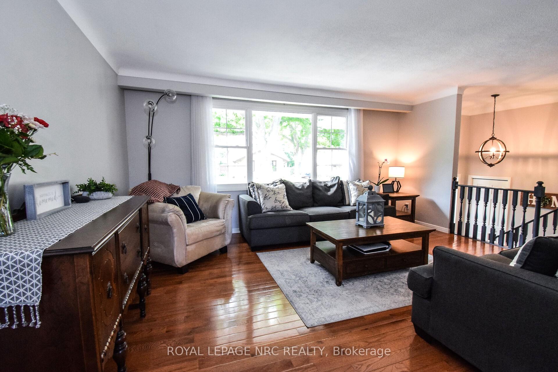 Photo 7 of 4 Belair Drive, St. Catharines, Port Dalhousie — HOMEH