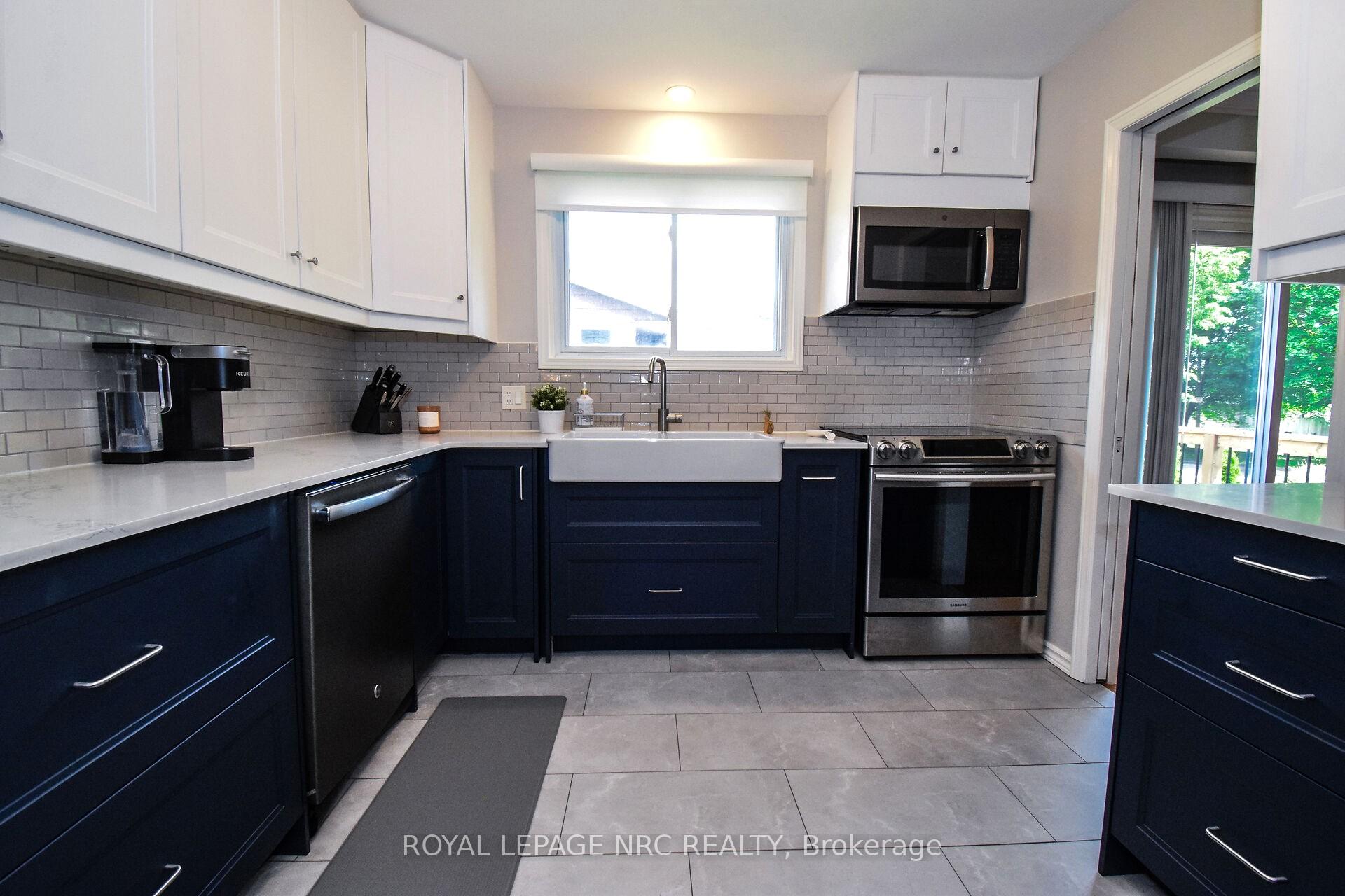 Photo 10 of 4 Belair Drive, St. Catharines, Port Dalhousie — HOMEH
