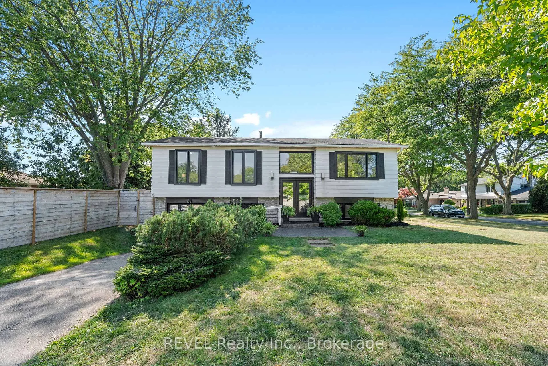 Photo 1 of 1 Samuel Court, St. Catharines, Lakeshore — HOMEH