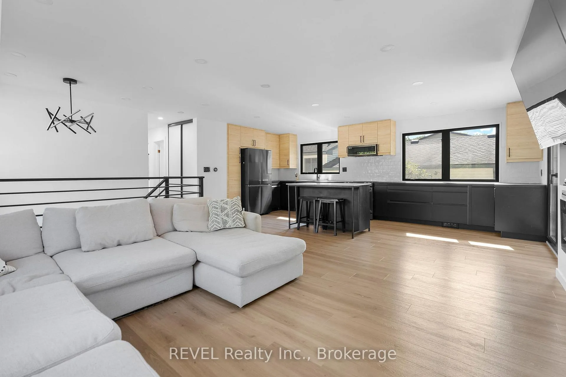 Photo 8 of 1 Samuel Court, St. Catharines, Lakeshore — HOMEH