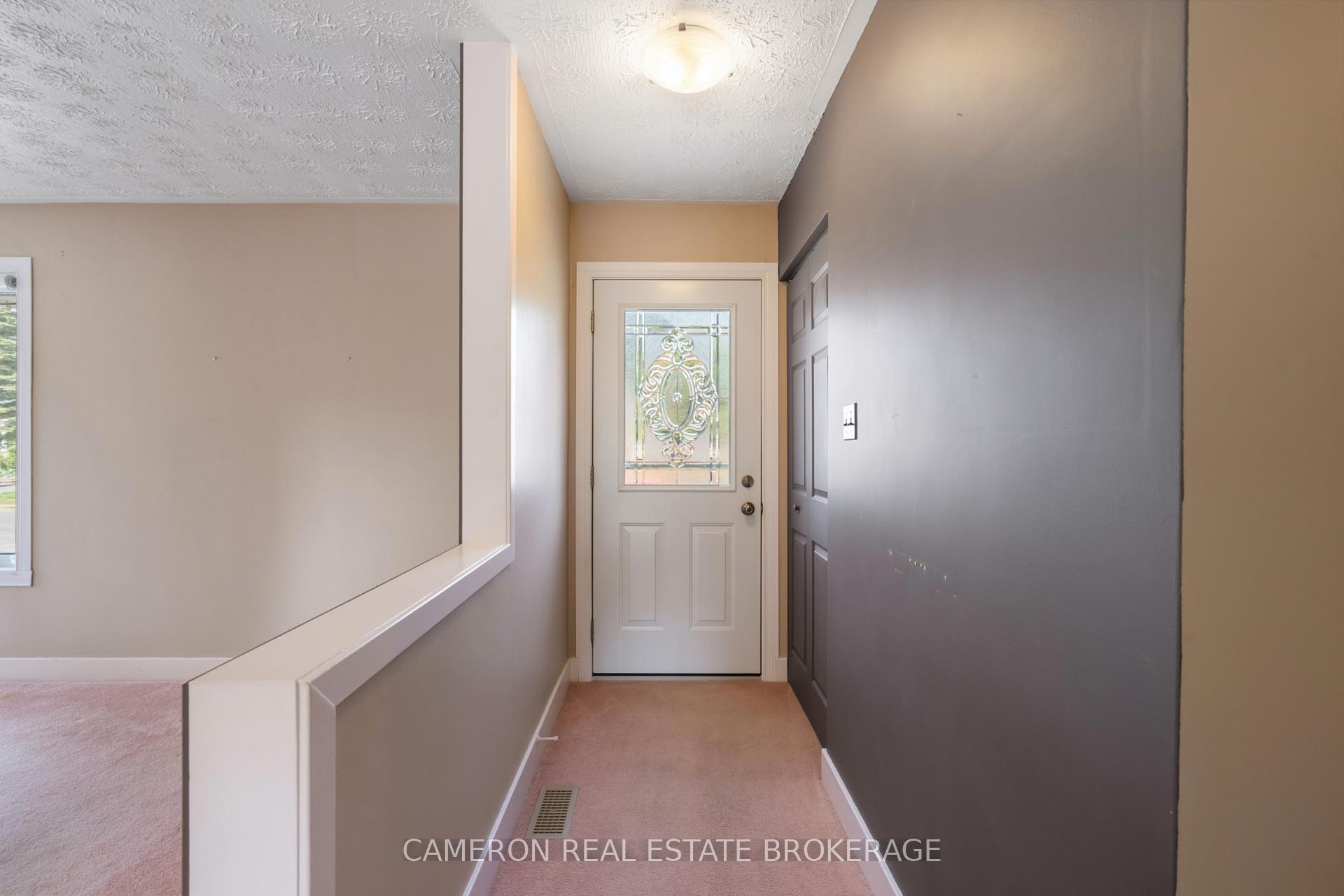 Photo 5 of 1404 Princess Street, Cornwall — HOMEH