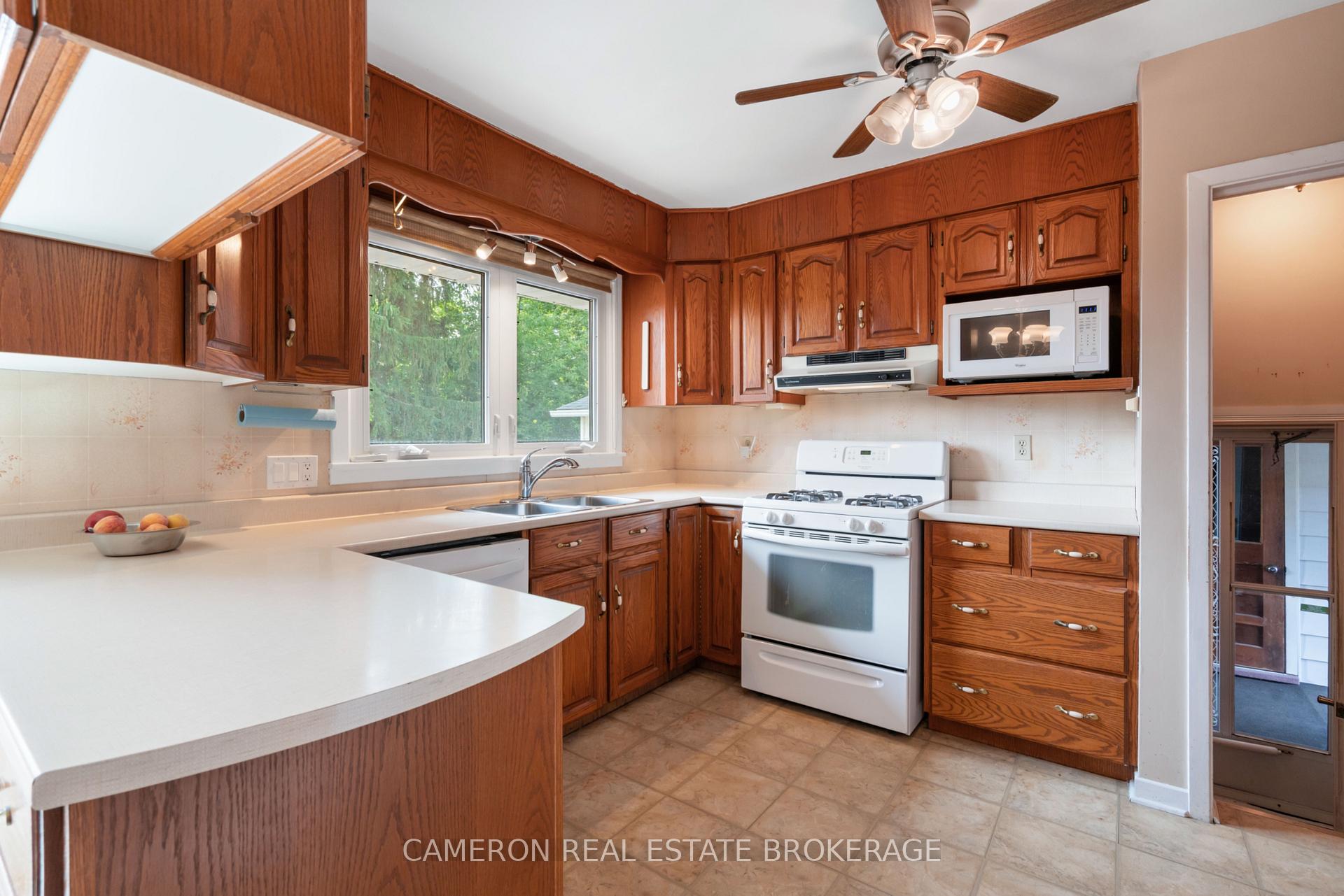 Photo 6 of 1404 Princess Street, Cornwall — HOMEH