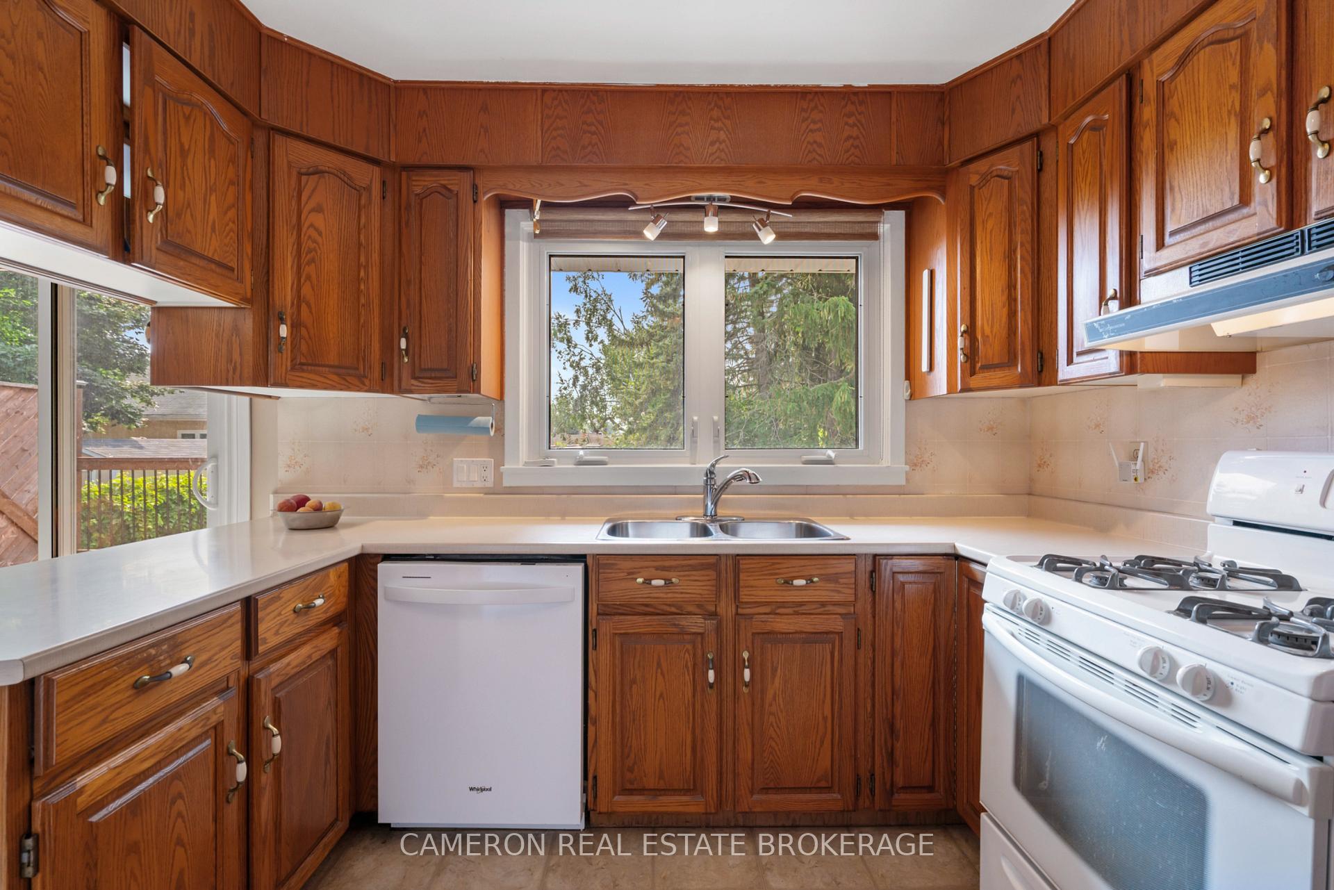 Photo 7 of 1404 Princess Street, Cornwall — HOMEH
