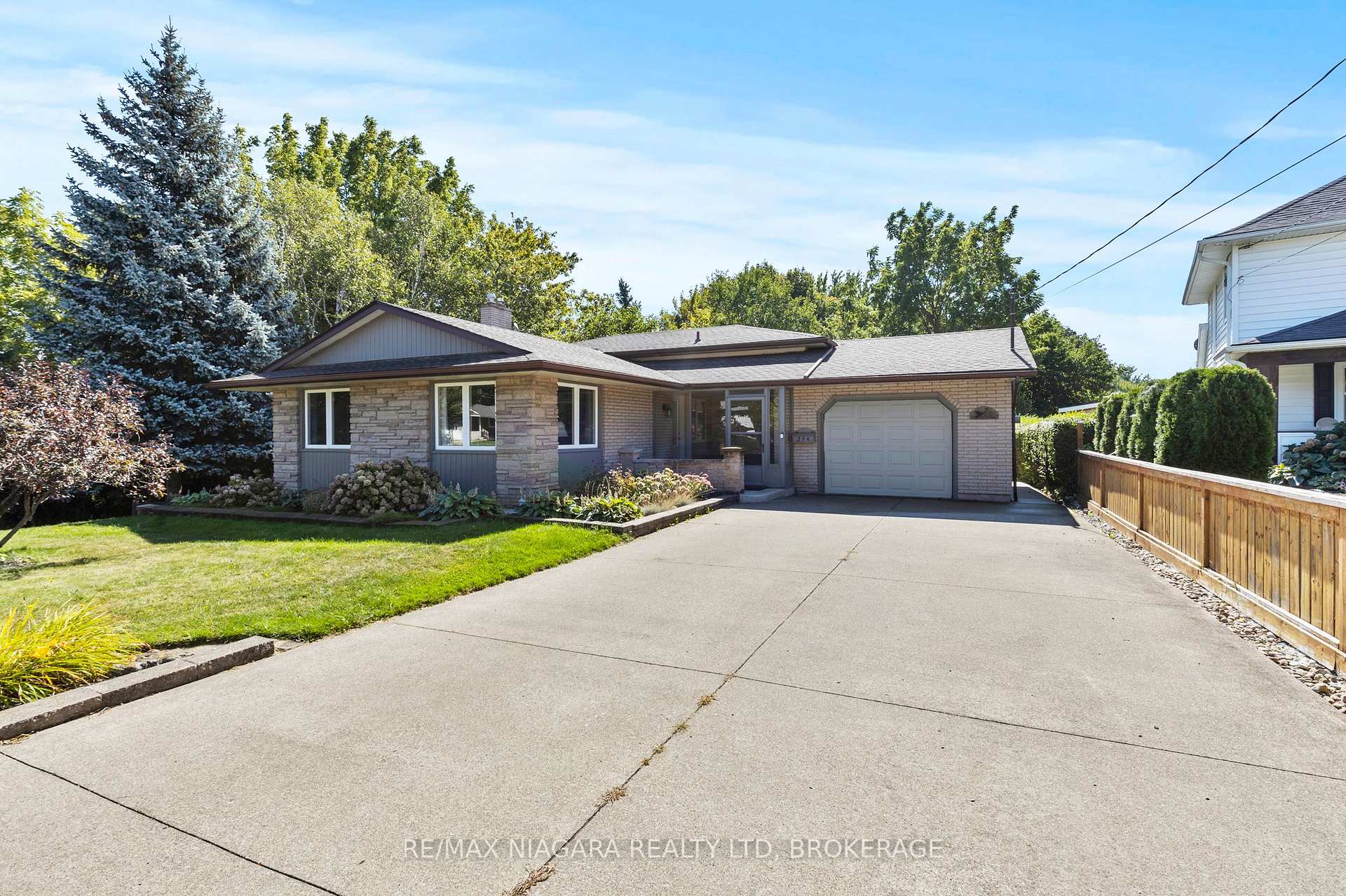 Photo 1 of 294 Lakeshore Road, St. Catharines, Vine/Linwell — HOMEH