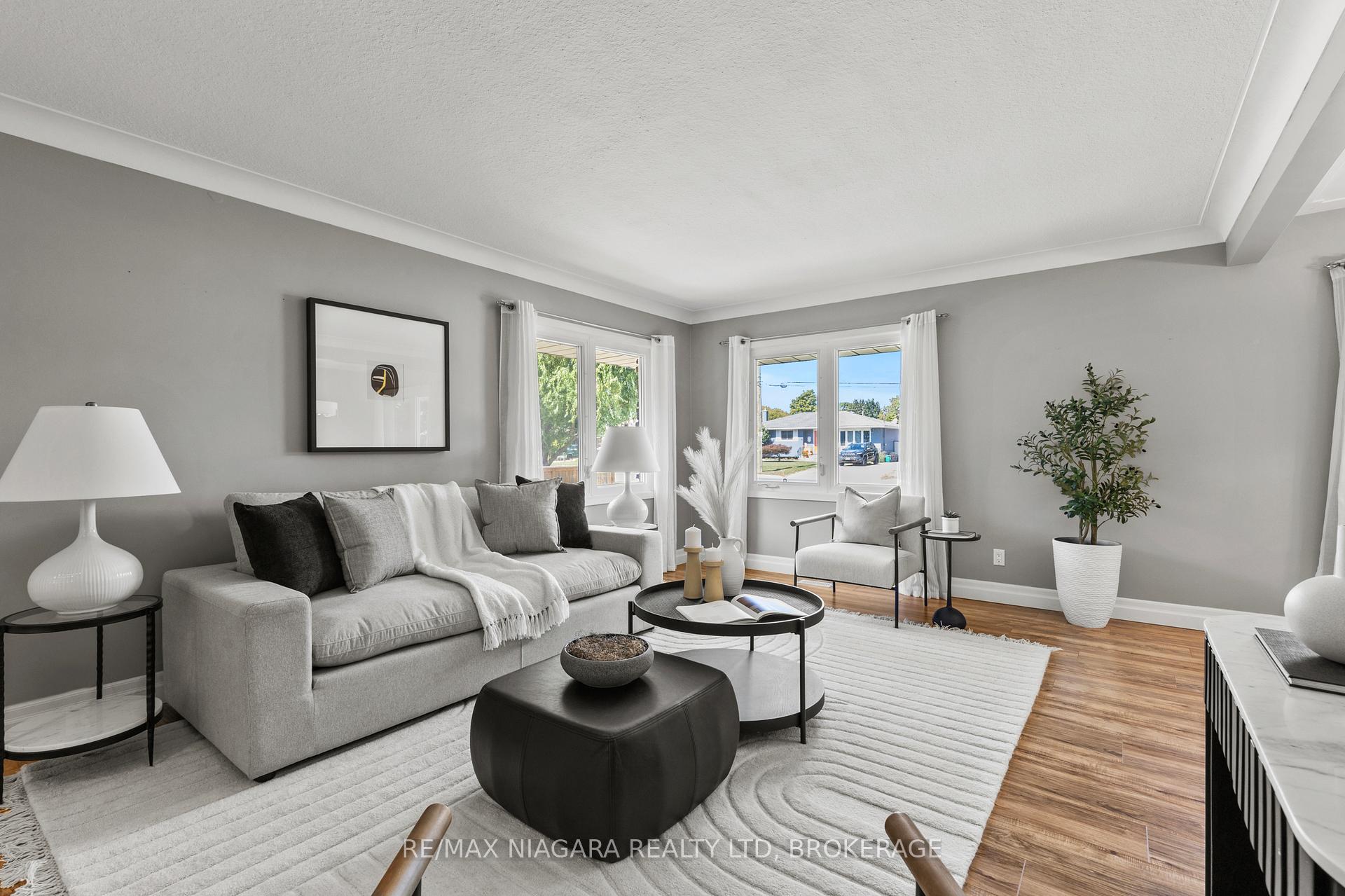 Photo 13 of 294 Lakeshore Road, St. Catharines, Vine/Linwell — HOMEH