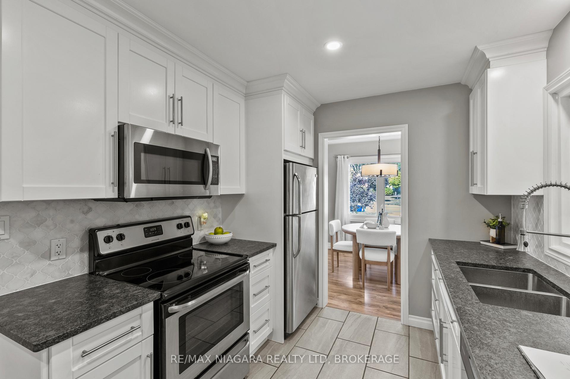 Photo 18 of 294 Lakeshore Road, St. Catharines, Vine/Linwell — HOMEH