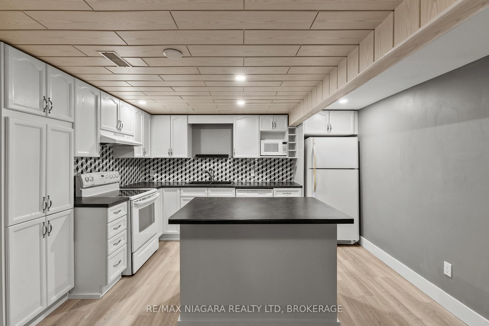 Photo 32 of 294 Lakeshore Road, St. Catharines, Vine/Linwell — HOMEH