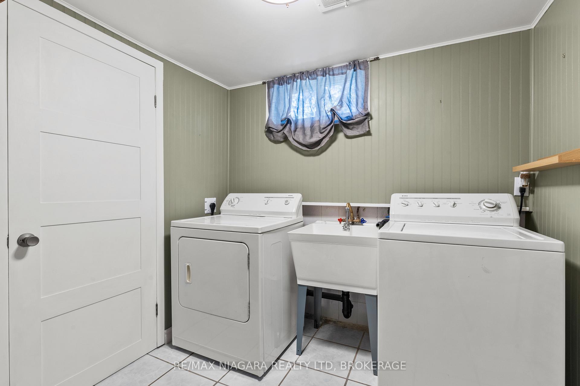Photo 35 of 294 Lakeshore Road, St. Catharines, Vine/Linwell — HOMEH