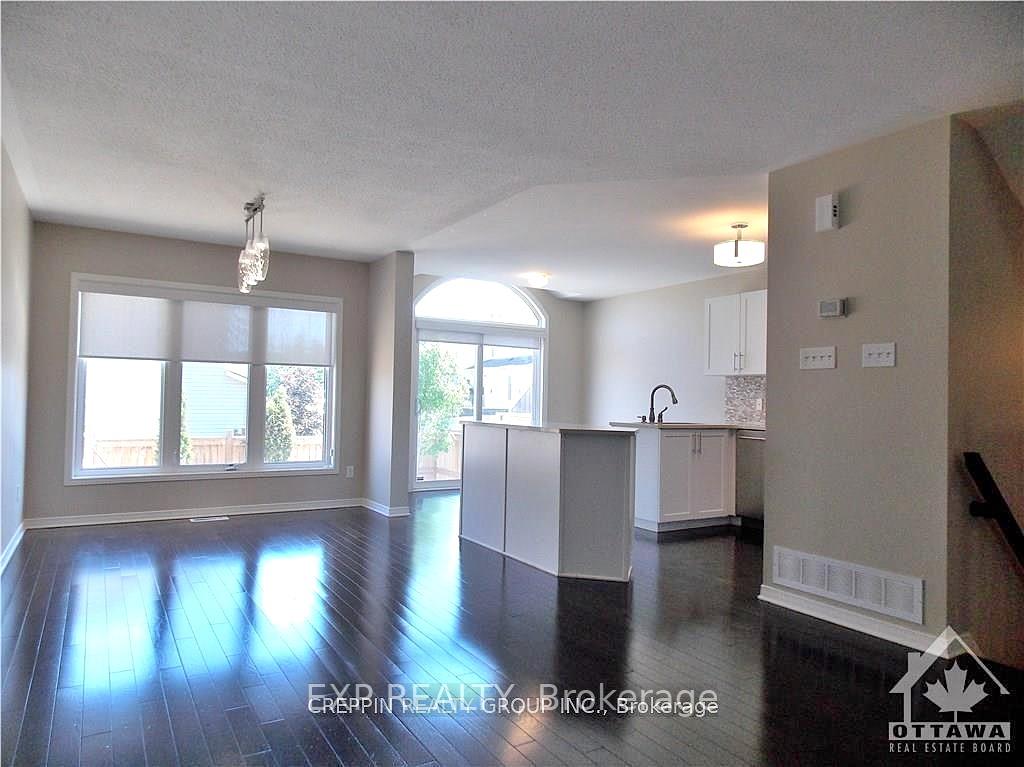 Photo 8 of 169 sorento Street E, Ottawa, Barrhaven - Strandherd — HOMEH