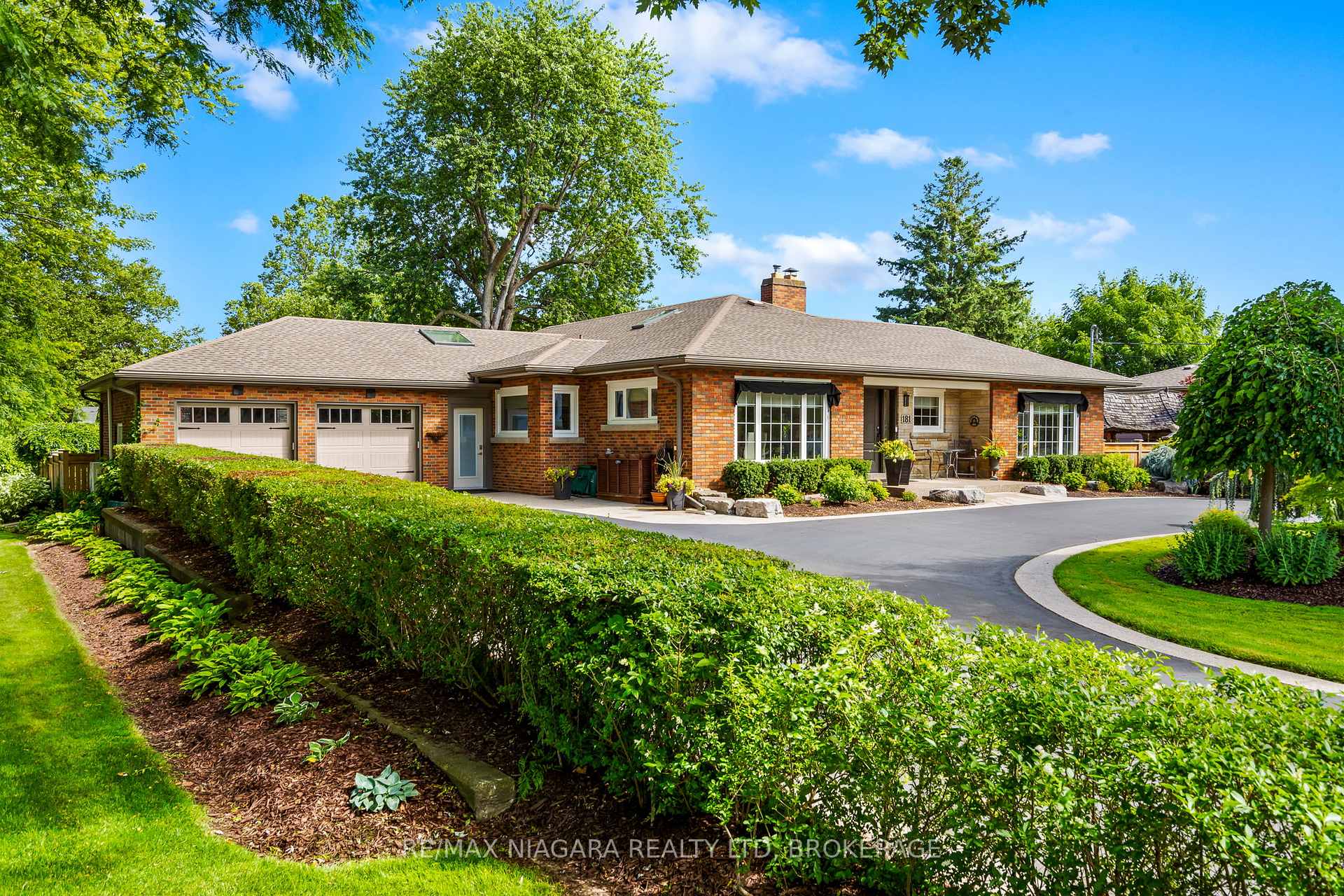 Photo 2 of 181 Lakeshore Road, St. Catharines, Lakeshore — HOMEH
