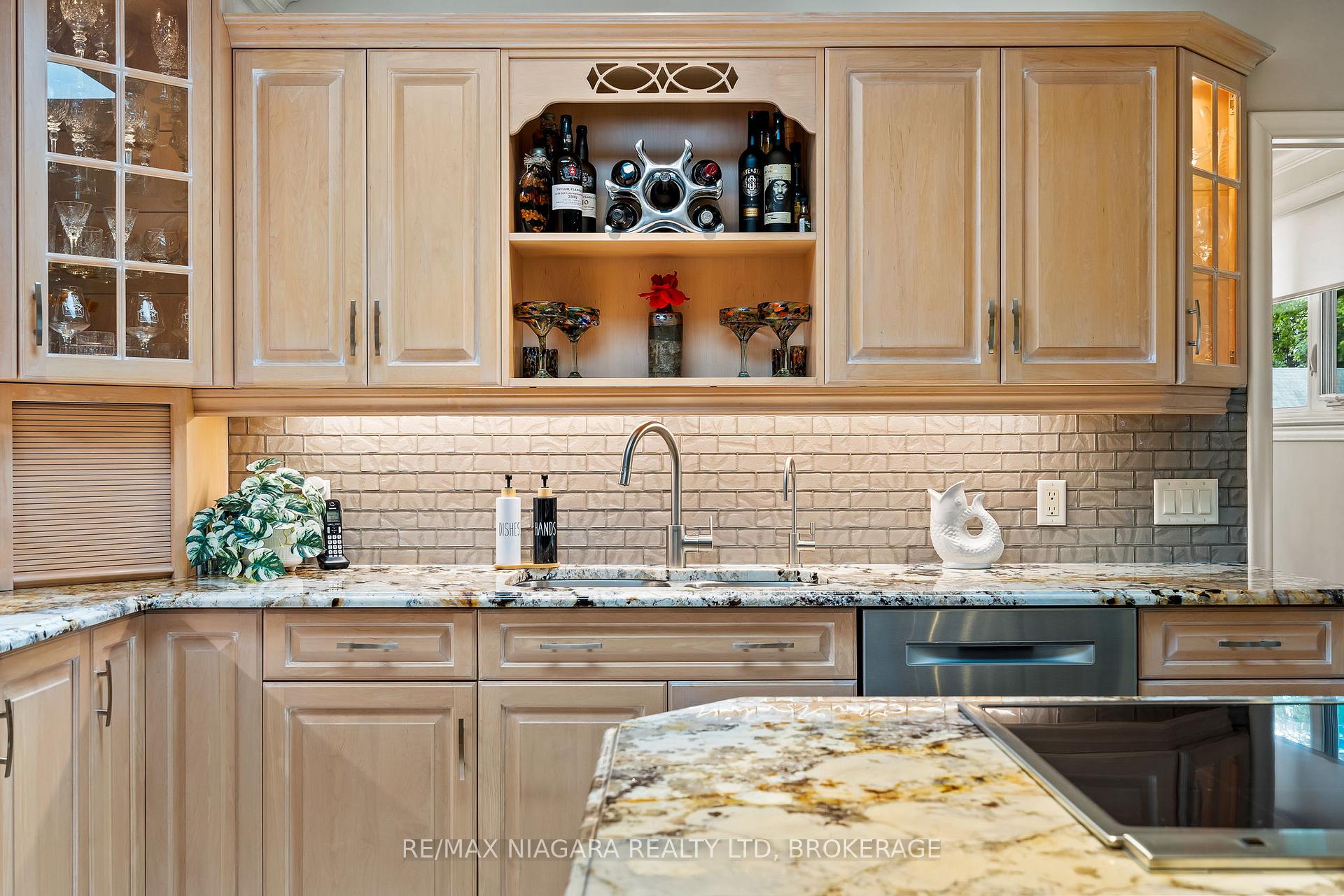 Photo 4 of 181 Lakeshore Road, St. Catharines, Lakeshore — HOMEH