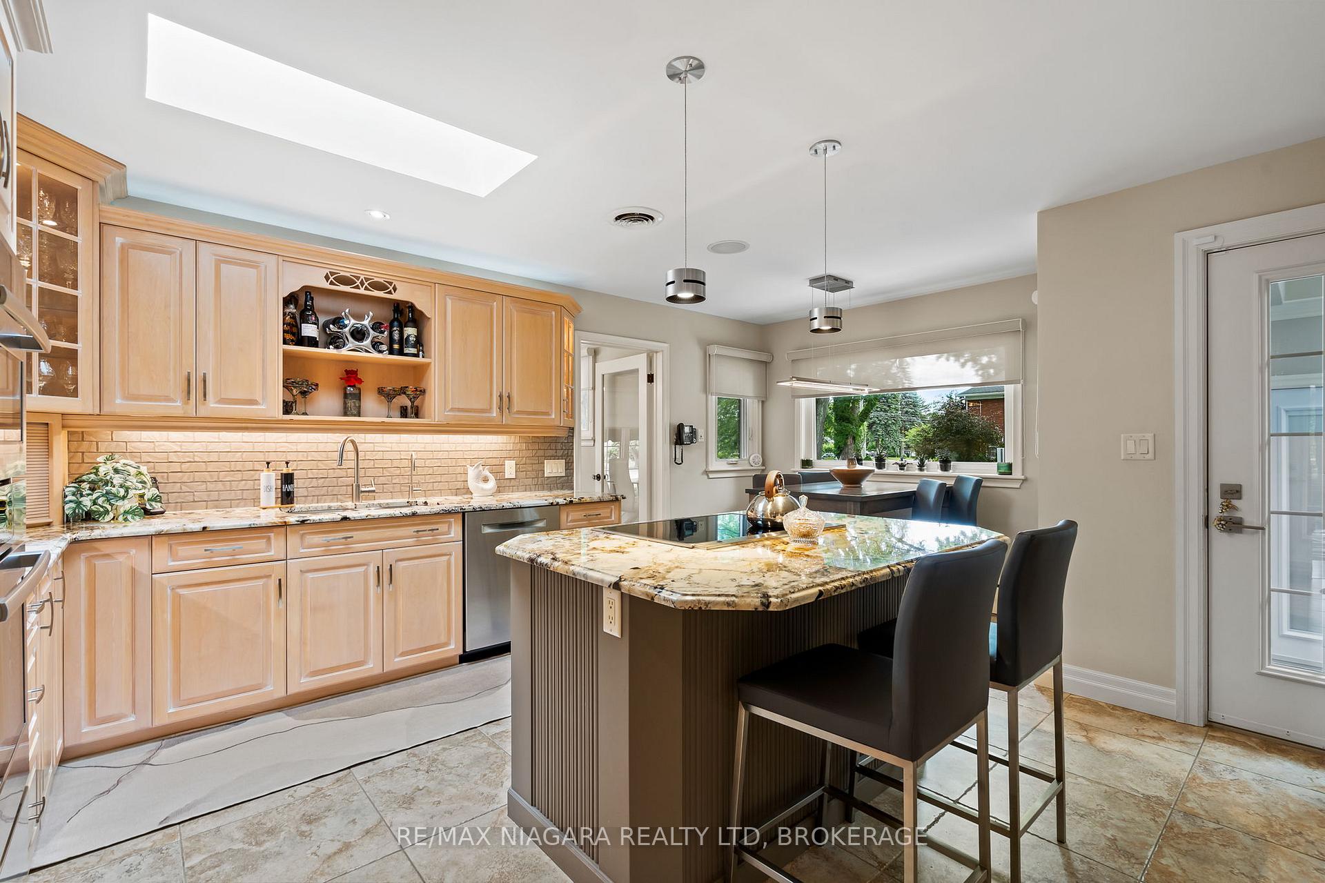 Photo 13 of 181 Lakeshore Road, St. Catharines, Lakeshore — HOMEH