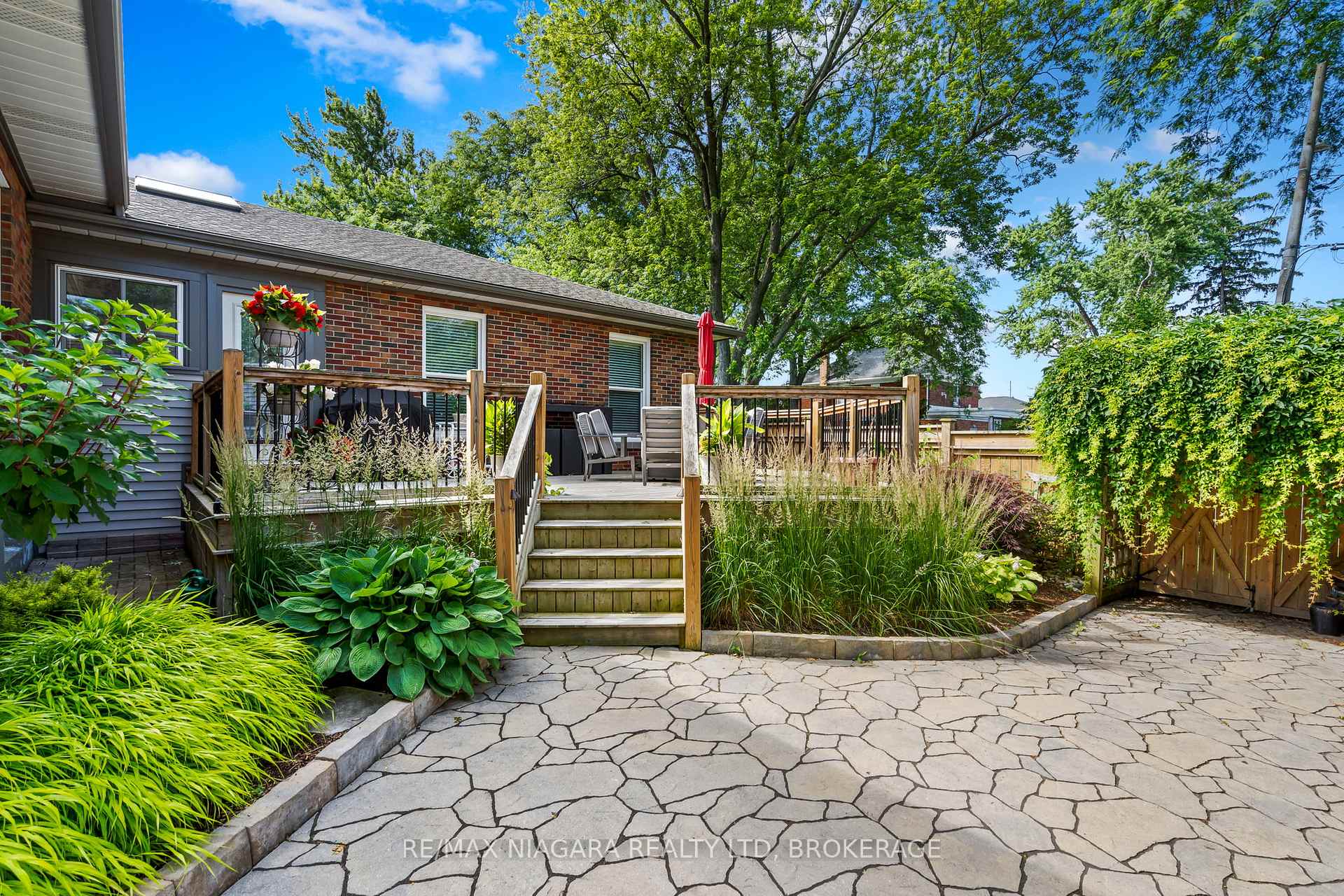 Photo 42 of 181 Lakeshore Road, St. Catharines, Lakeshore — HOMEH