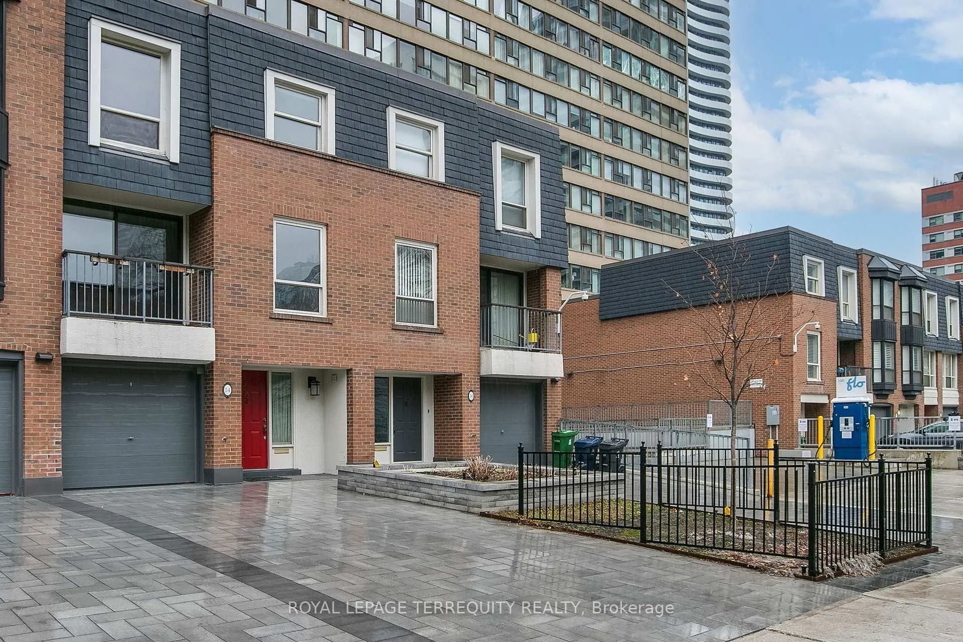 Photo 2 of 54 Granby Street, Toronto, Church-Yonge Corridor — HOMEH