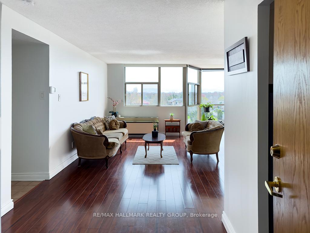 Photo 5 of Unit 707, 2760 Carousel Crescent, Ottawa, Emerald Woods/Sawmill Creek — HOMEH