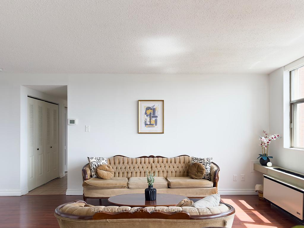 Photo 9 of Unit 707, 2760 Carousel Crescent, Ottawa, Emerald Woods/Sawmill Creek — HOMEH