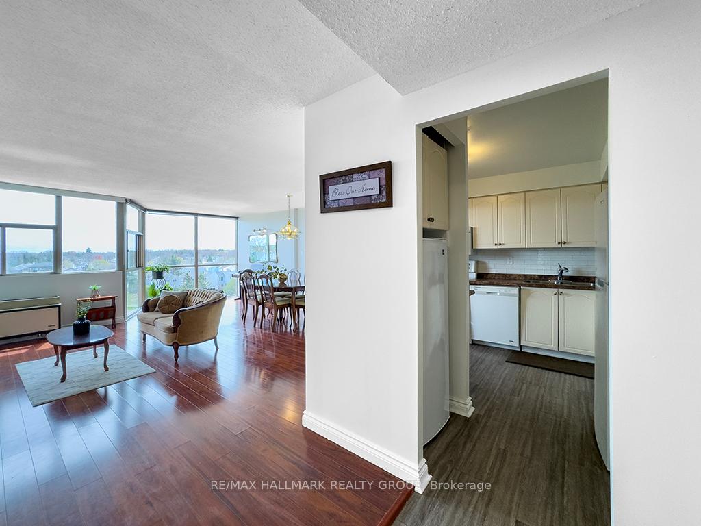 Photo 16 of Unit 707, 2760 Carousel Crescent, Ottawa, Emerald Woods/Sawmill Creek — HOMEH