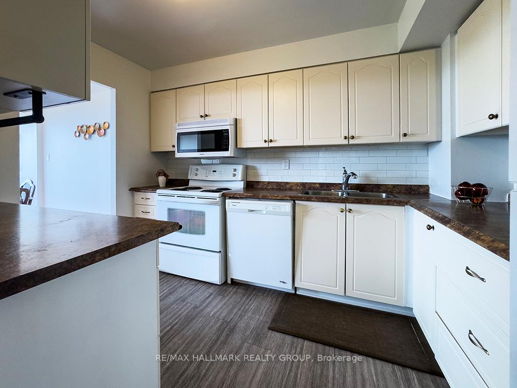 Photo 20 of Unit 707, 2760 Carousel Crescent, Ottawa, Emerald Woods/Sawmill Creek — HOMEH