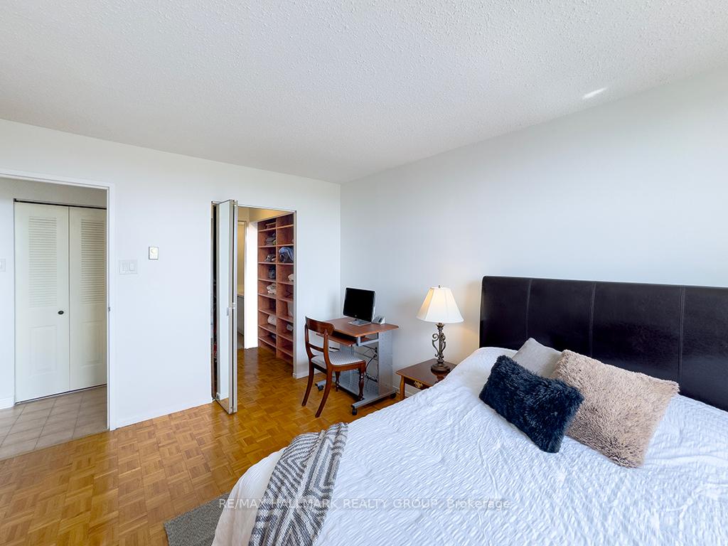 Photo 23 of Unit 707, 2760 Carousel Crescent, Ottawa, Emerald Woods/Sawmill Creek — HOMEH