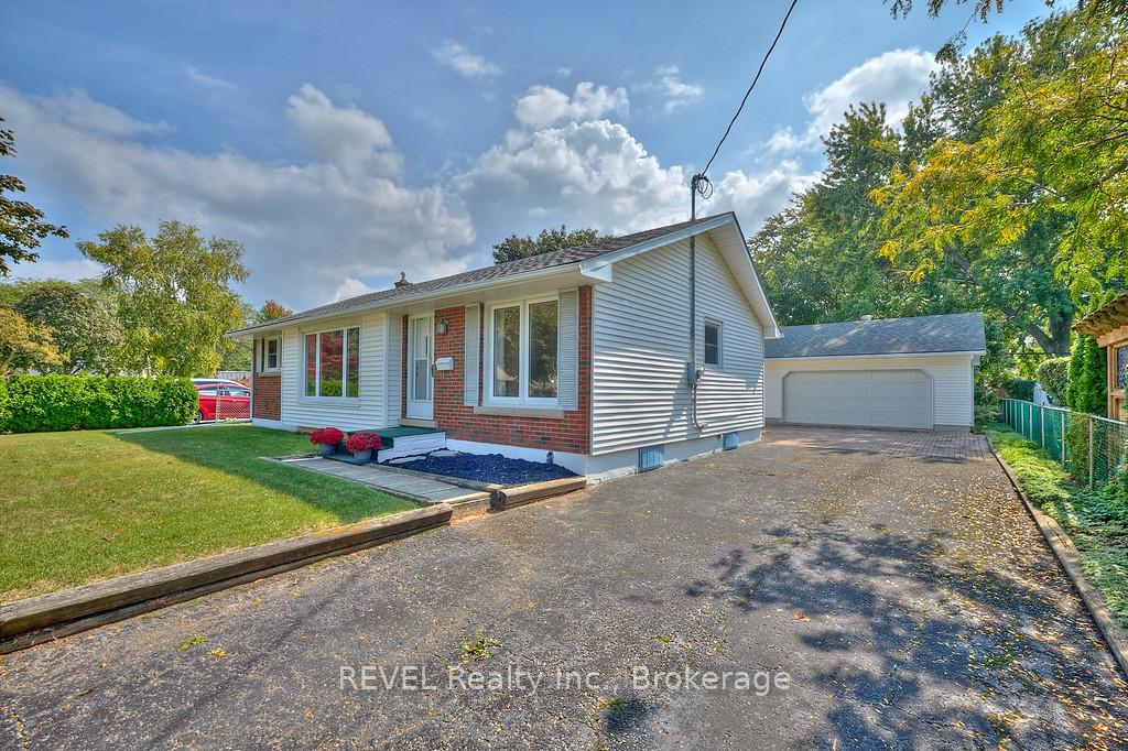 Photo 28 of 8 Harbour Road, St. Catharines, Lakeshore — HOMEH