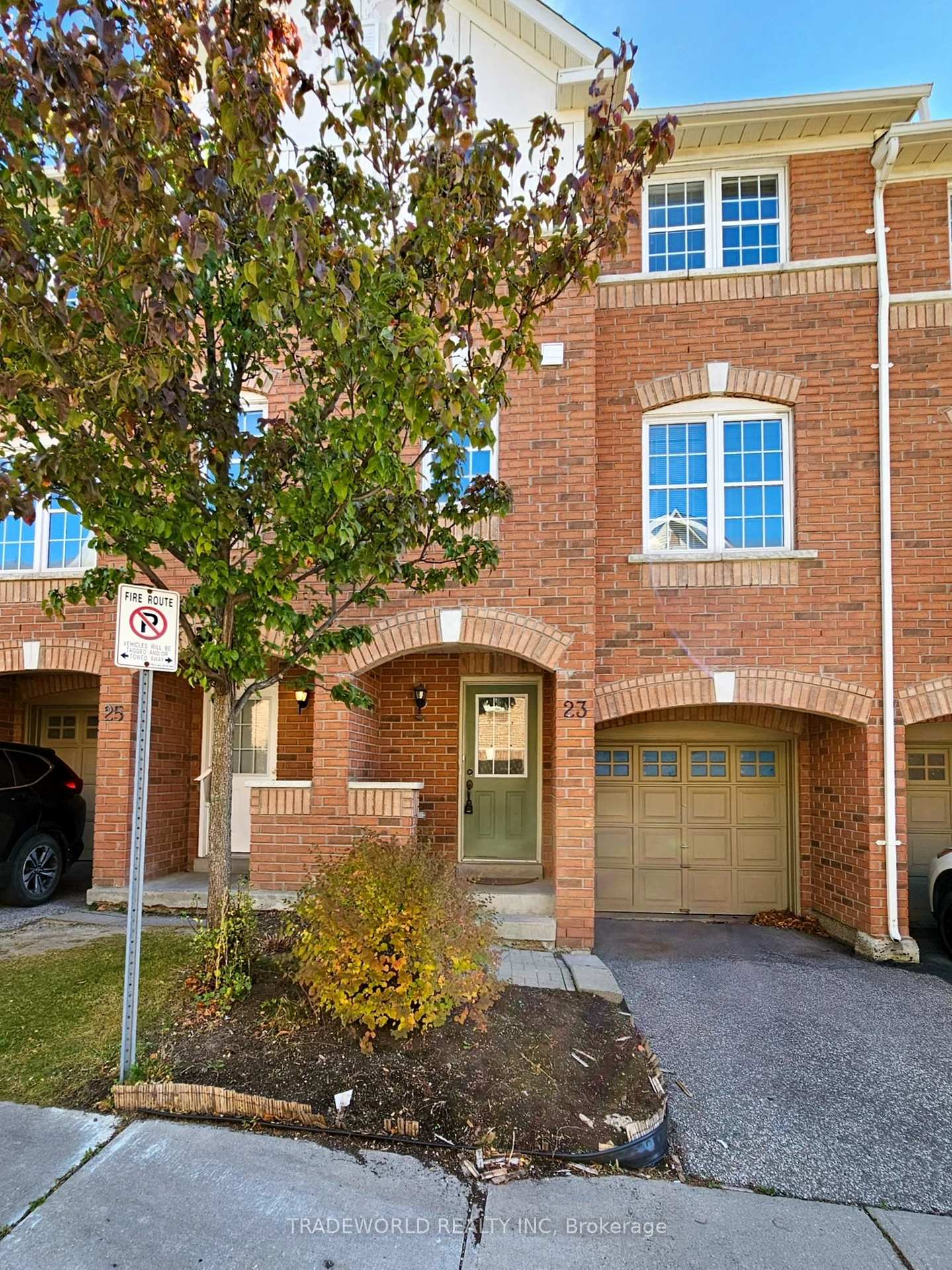 Front of 23 Nakina Way
