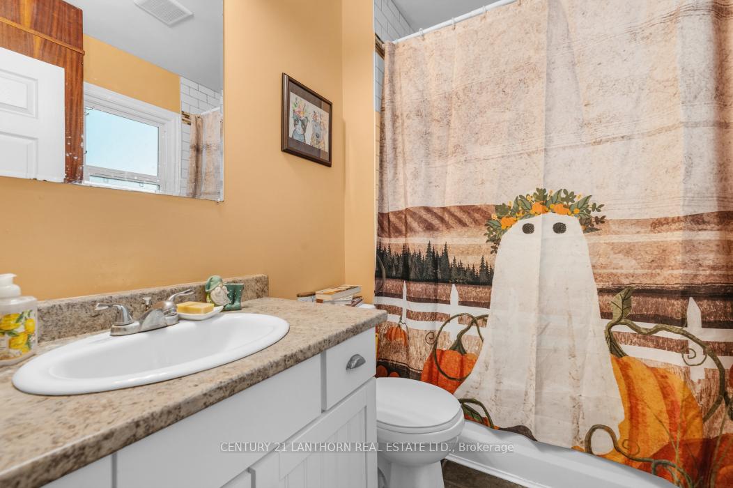 Photo 18 of 211 North Street, Stirling-Rawdon, Stirling Ward — HOMEH