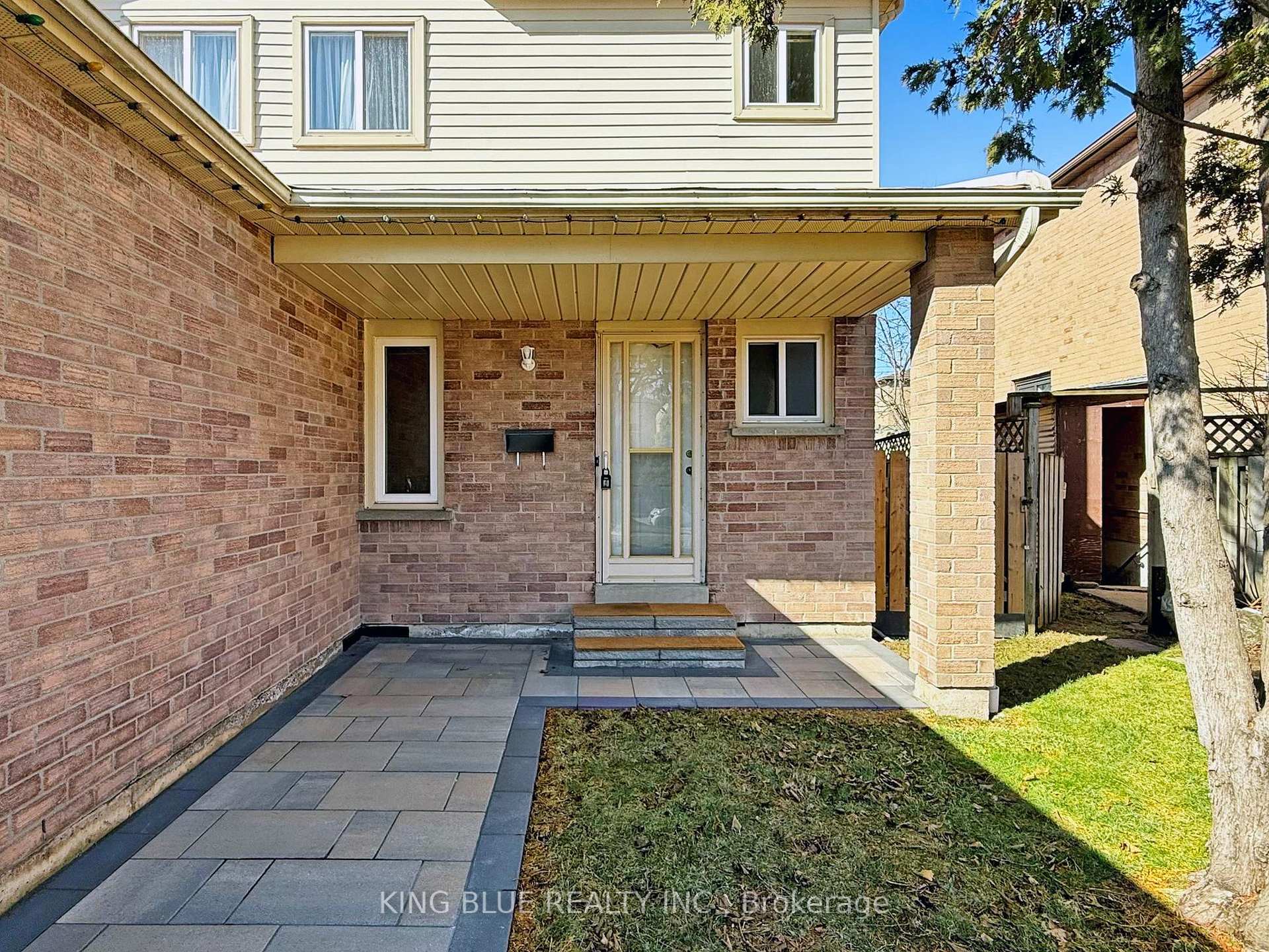 Photo 2 of 63 Chalmers Crescent, Ajax, Central — HOMEH
