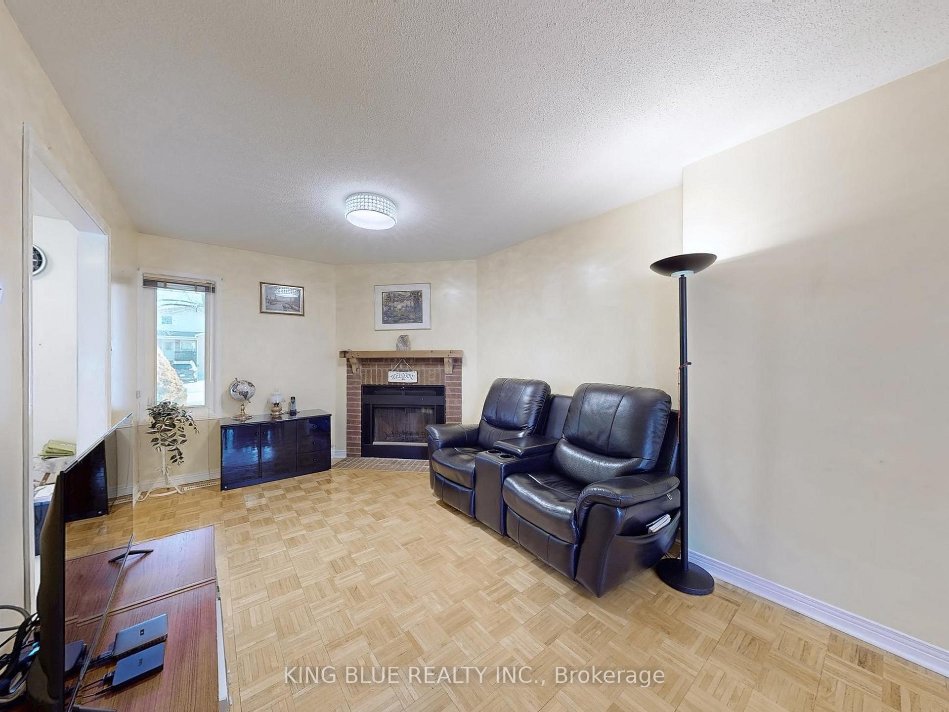 Photo 3 of 63 Chalmers Crescent, Ajax, Central — HOMEH