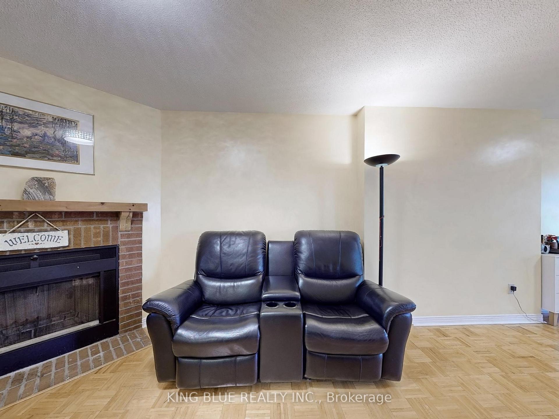 Photo 4 of 63 Chalmers Crescent, Ajax, Central — HOMEH