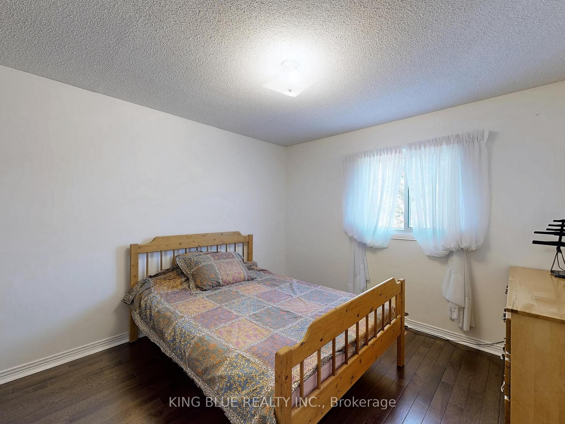 Photo 19 of 63 Chalmers Crescent, Ajax, Central — HOMEH
