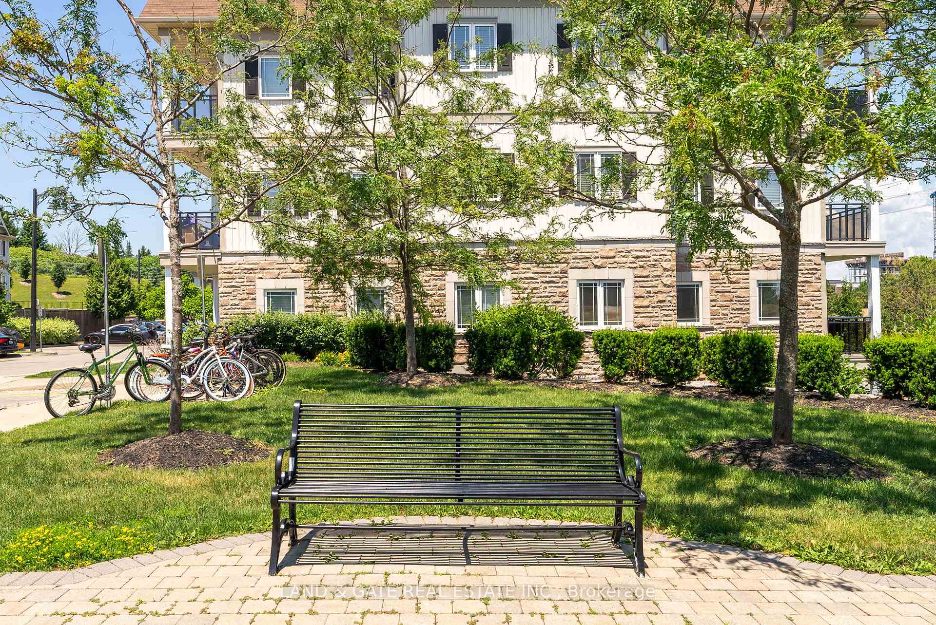 Photo 5 of Unit 209, 1 Sidney Lane, Clarington, Bowmanville — HOMEH