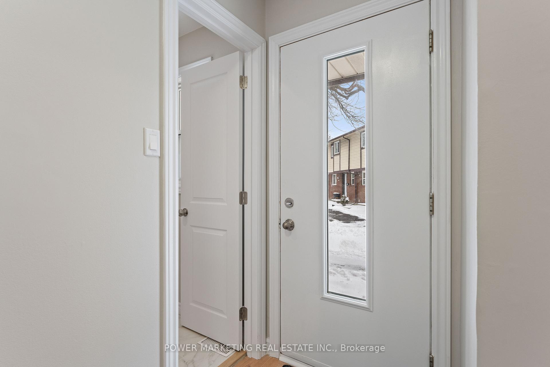 Photo 6 of 2-1406 Foxwell Street, Ottawa, Pineview — HOMEH