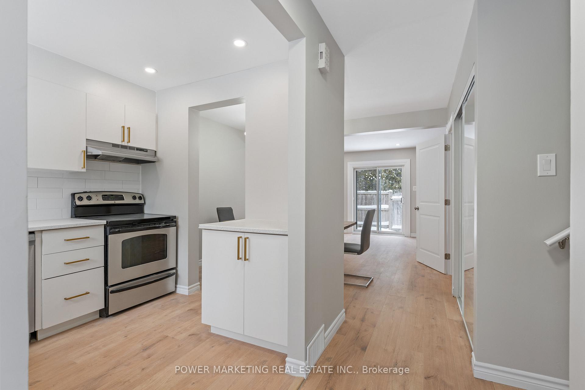 Photo 7 of 2-1406 Foxwell Street, Ottawa, Pineview — HOMEH