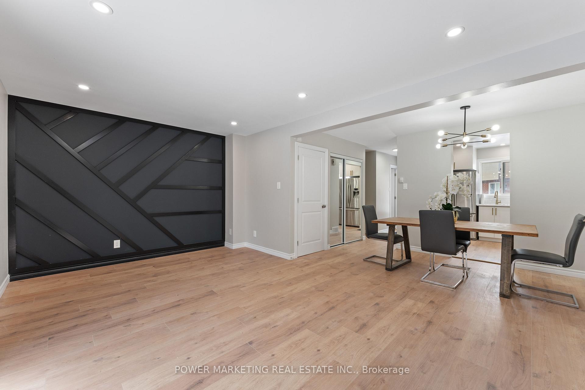 Photo 13 of 2-1406 Foxwell Street, Ottawa, Pineview — HOMEH