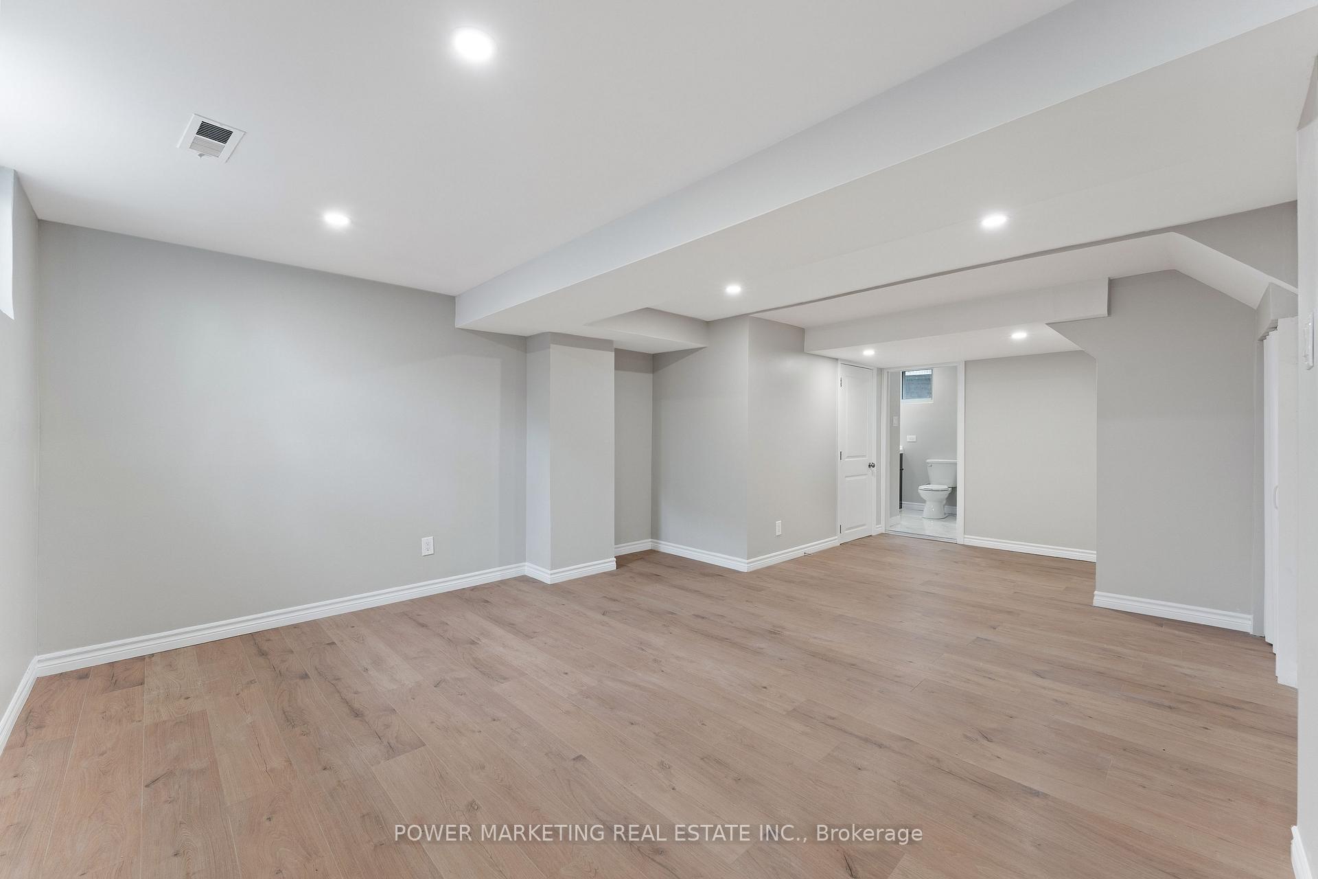 Photo 41 of 2-1406 Foxwell Street, Ottawa, Pineview — HOMEH